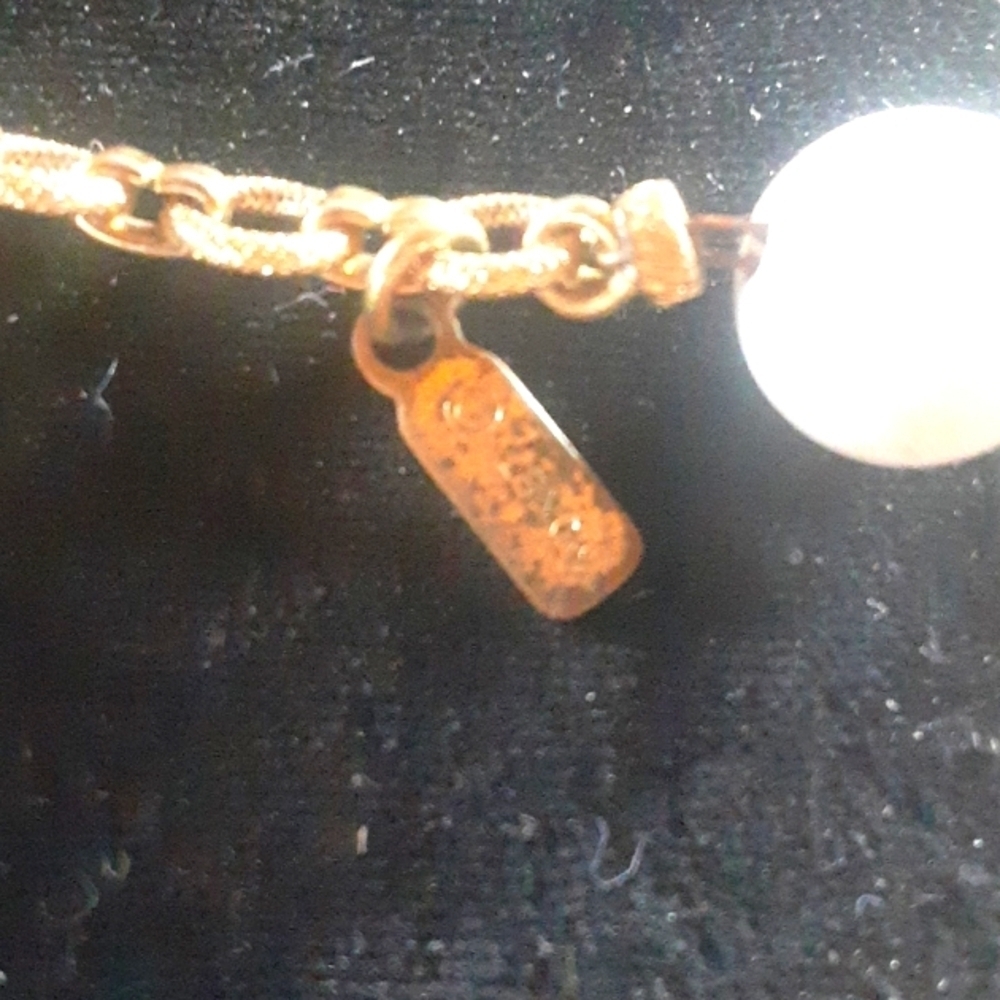 Vintage Elegant White Bead Necklace (Monet) - Picture 4 of 5